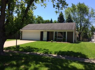 3 Shermead Rd, Montgomery, IL 60538