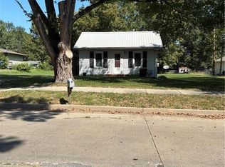 323 E 13th St, Ottawa, KS 66067