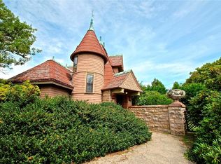 700 Bellevue Ave, Newport, RI 02840