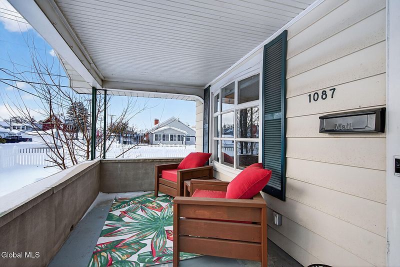 3rd image of 1087 Laura Street