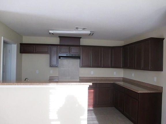 3rd image of 320 Thorn Ave #A