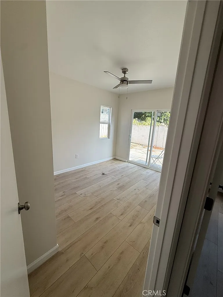 3 bed, 951 sqft, $3,800 — Photo 3