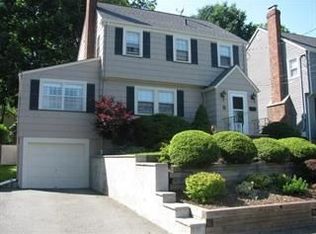 37 Oakley Ter, Nutley, NJ 07110