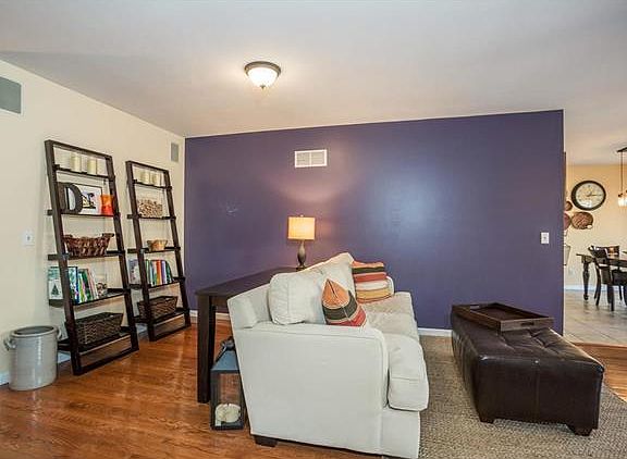 4th image of 137 Wynstay Ave