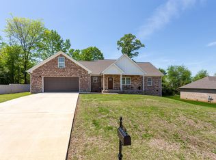 130 Lake Point Dr, Lincoln, AL 35096