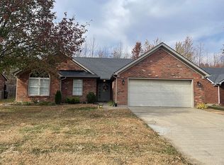 6613 Dovir Woods Dr, Sellersburg, IN