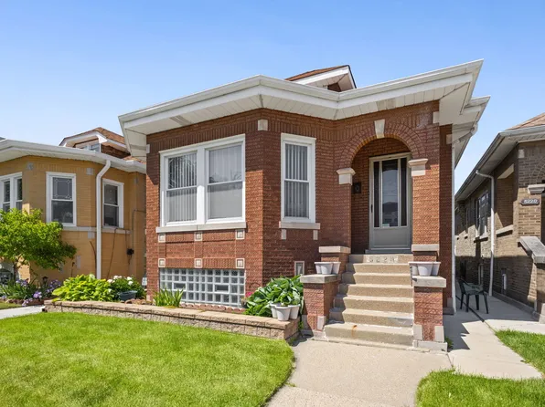 5224 W Oakdale Ave, Chicago, IL 60641