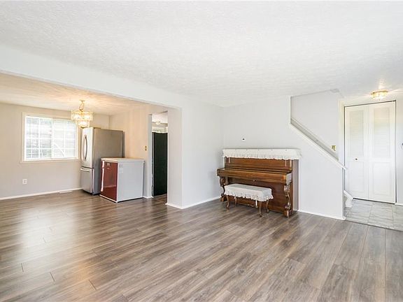 4th image of 1225 Worthington Hills Dr