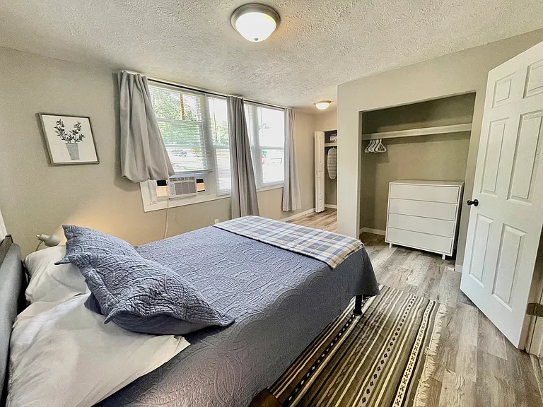 334 N Spring Ave #3 — Photo 4