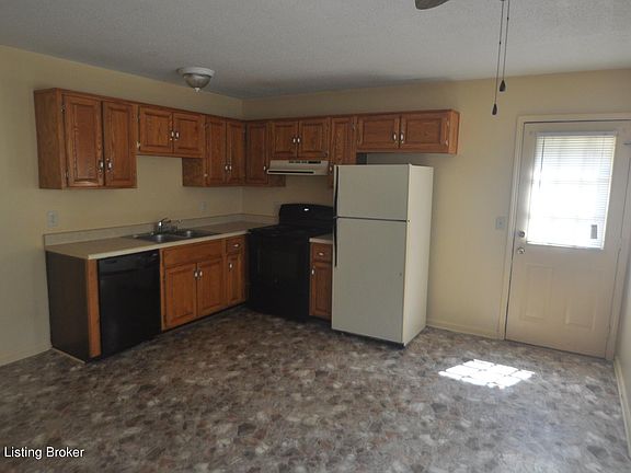2nd image of 858 Shelby Ave
