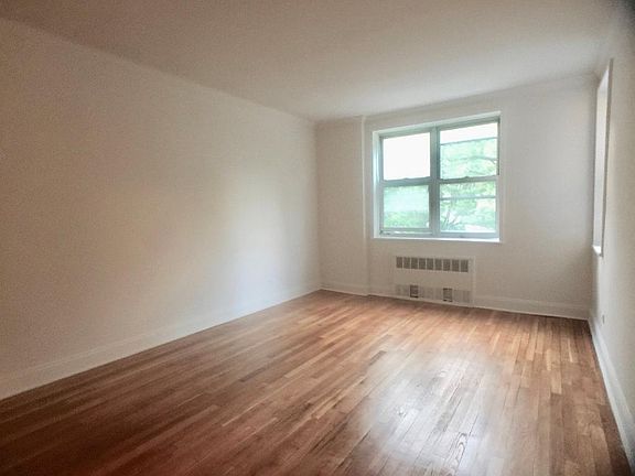 4th image of 3555 Oxford Ave APT 7F