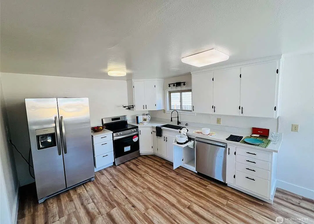 2 bed, 1414 sqft, $2,450 — Photo 1