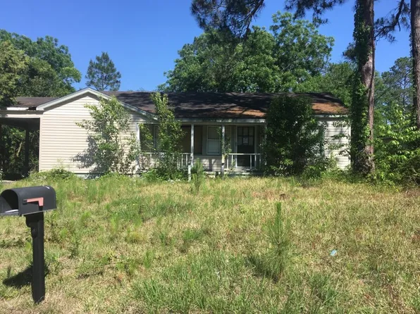 803 Belmont Ave, Tifton, GA 31794