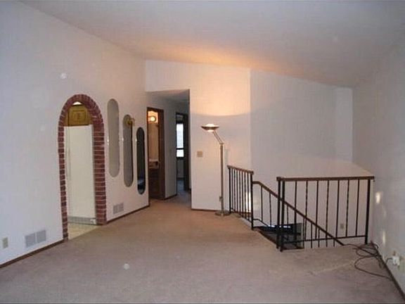 5th image of 290 23rd Ave NW