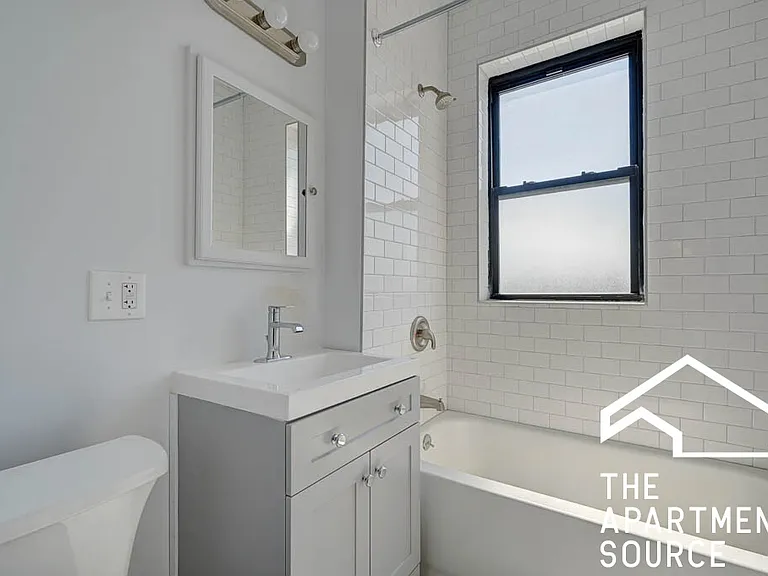2426 N Sawyer Ave #2E — Photo 7