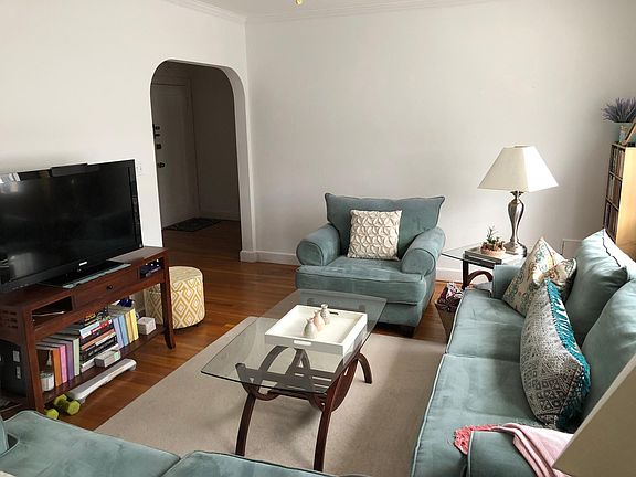 4th image of 20 Fairbanks St #Tf7
