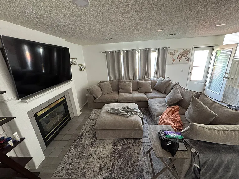4064 Dunkirk Ct — Photo 6
