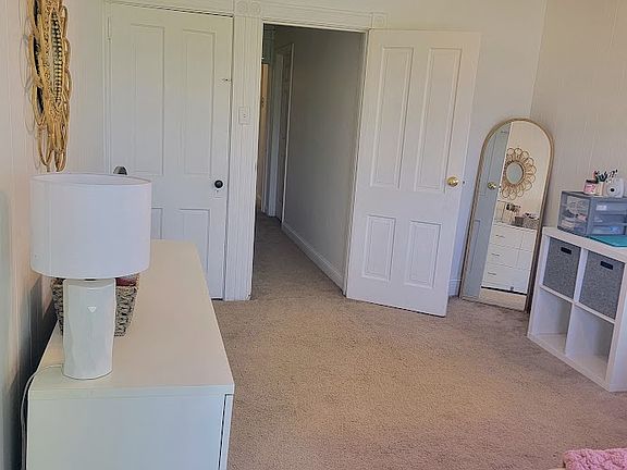 4th image of 320 Manor Ave #1