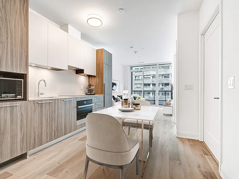 65 Broadway Ave — Photo 7