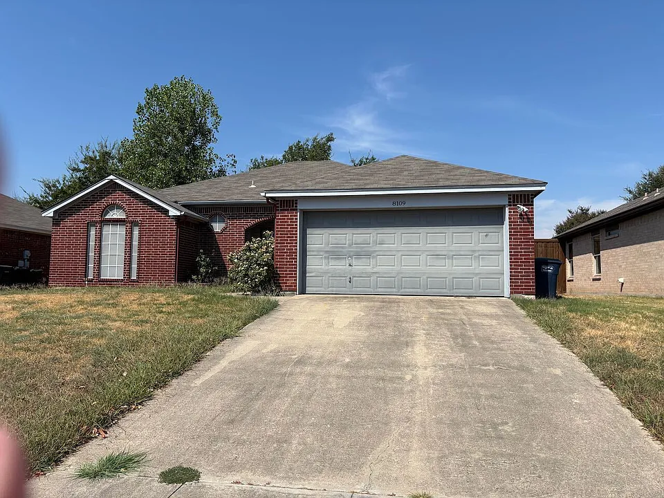 8109 Fox Chase Dr