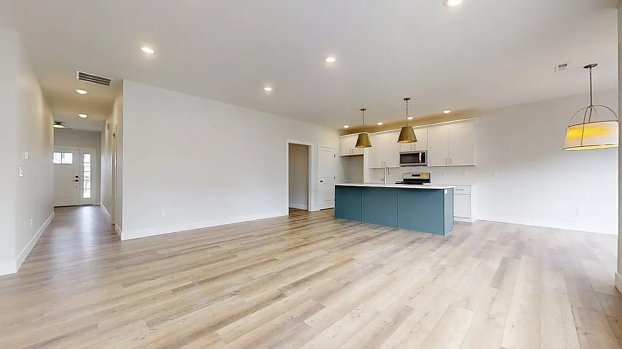 3 bed, 1555 sqft, $3,500 — Photo 4