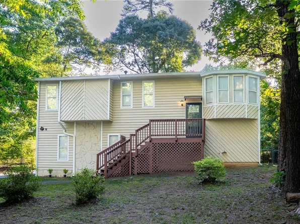 4007 Stacy Ln, Snellville, GA 30039