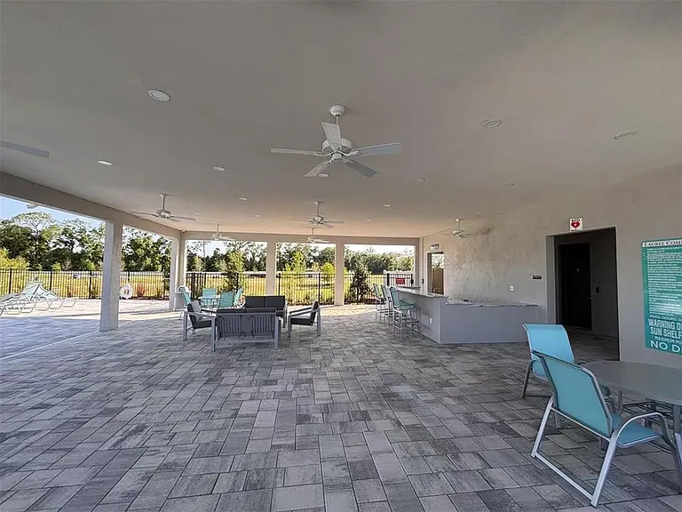 8241 SW 67th Ave — Photo 5