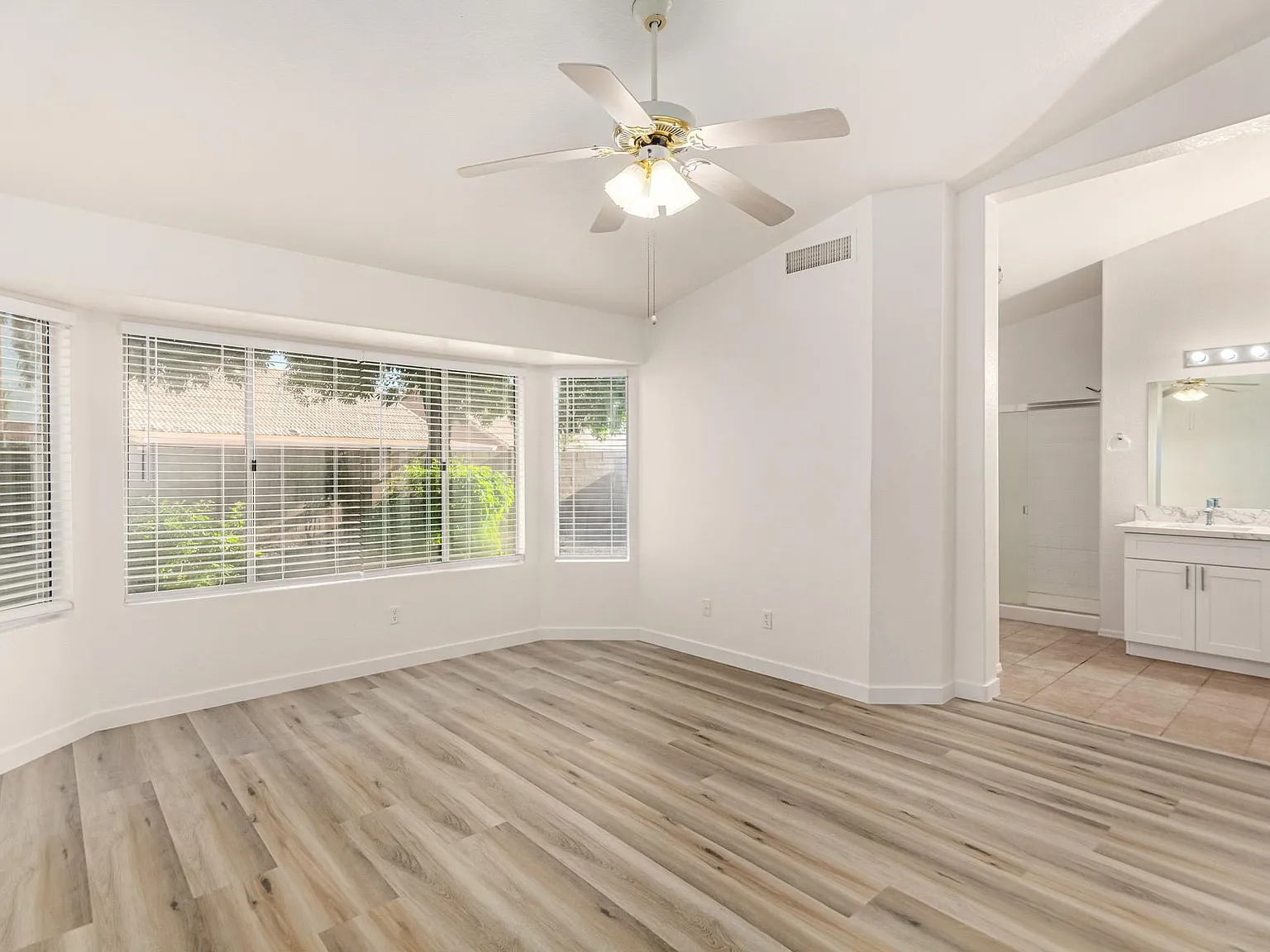 3 bed, 1547 sqft, $2,250 — Photo 4