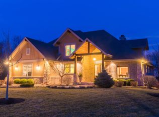 N52W21259 Golfview Ct, Menomonee Falls, WI 53051