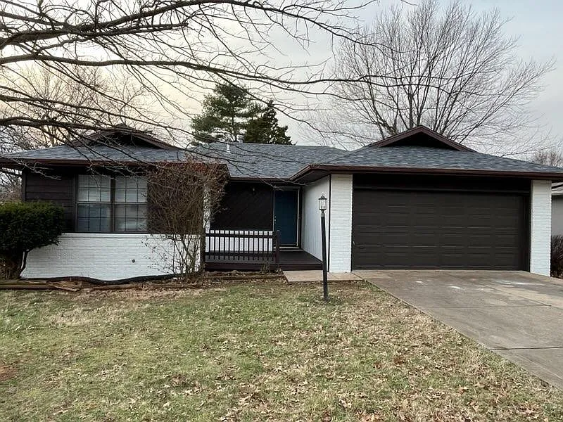 2235 S Nettleton Ave