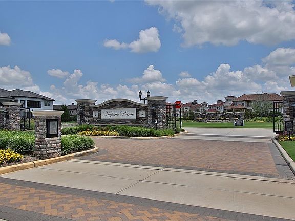 3rd image of 39 Haven Shore Ln