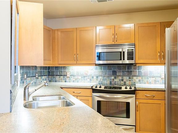 4th image of 411 W 7th St APT 1007