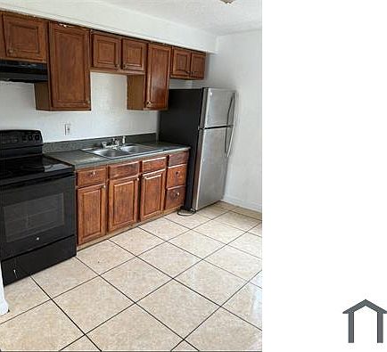 1st image of 4202 N Sandalwood Cir