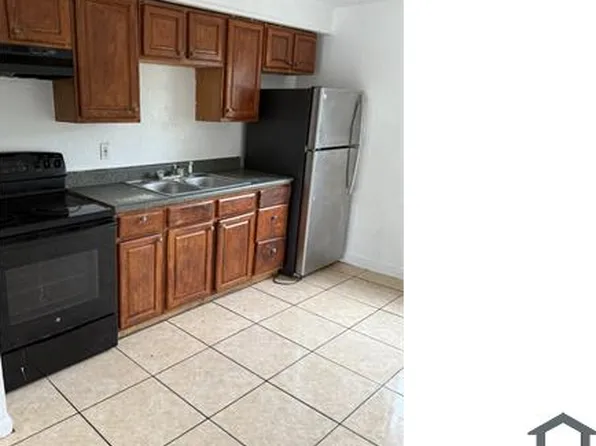 4202 N Sandalwood Cir, Tampa, FL 33617