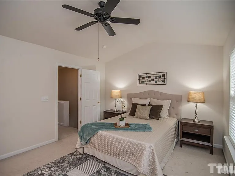 409 Coral Creek Ln — Photo 17