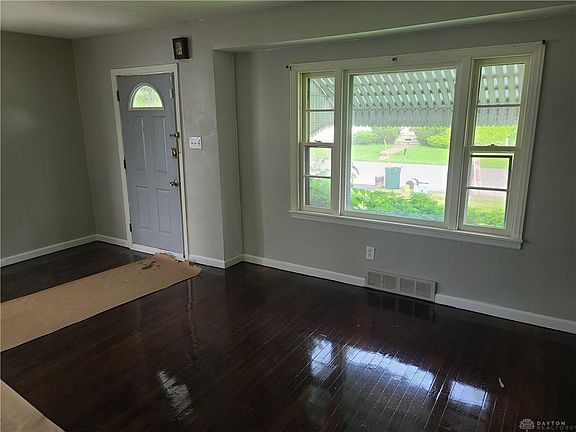 3rd image of 3815 Monroe Ave