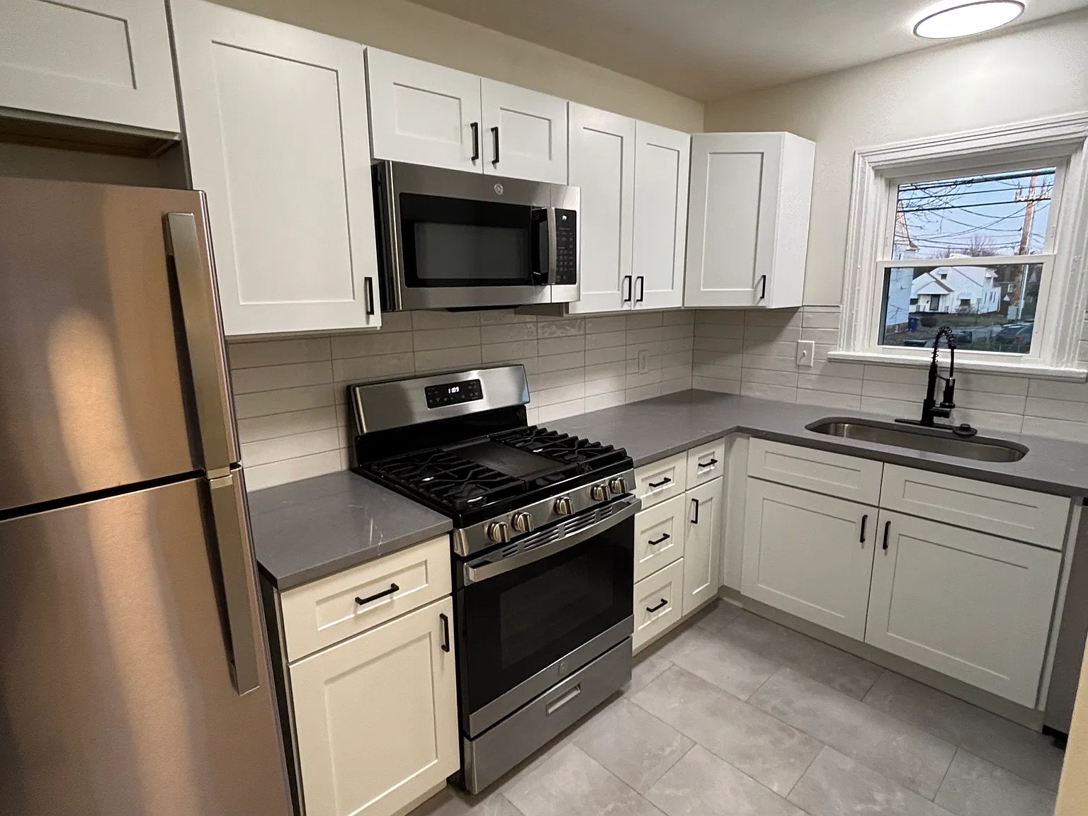 3 bed, 1.5 bath, $1,550 — Photo 1