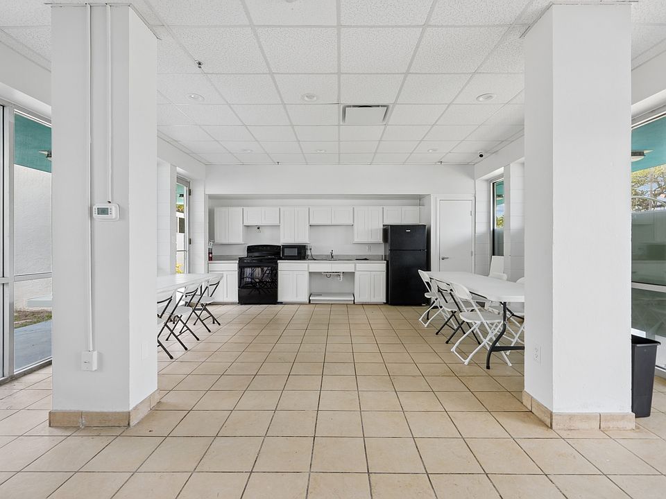 1st image of 118 Cedar St #202
