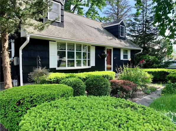 6344 Lakeshore Rd, Cicero, NY 13039