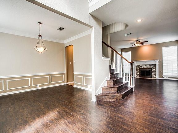 4th image of 2712 Waltham Dr