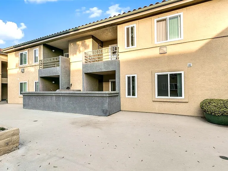 7405 Charmant Dr #2417 — Photo 1