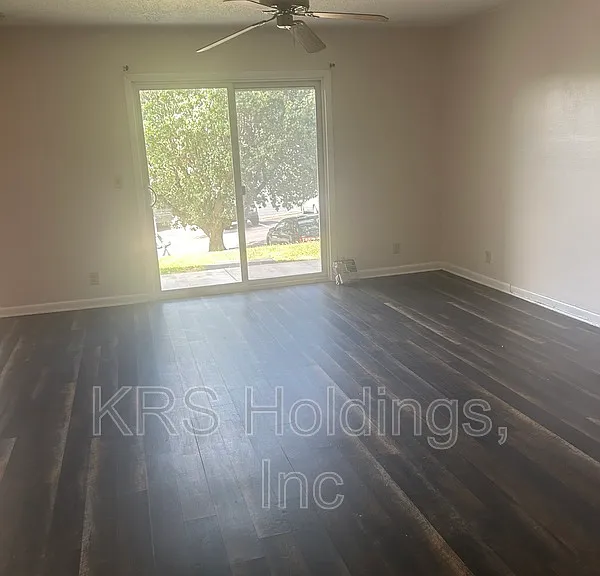 1384B Hunters Rd — Photo 5