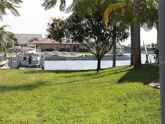 2nd image of 1555 Albatross Dr