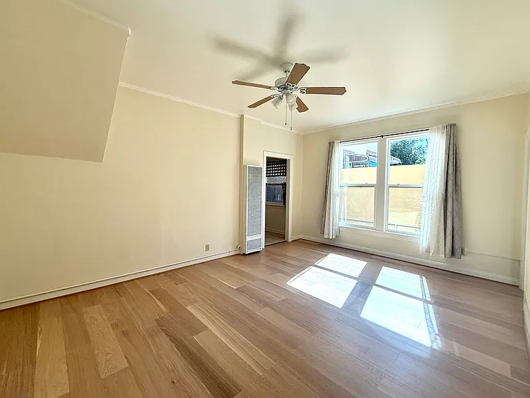 105 S Commonwealth Ave #4 — Photo 8