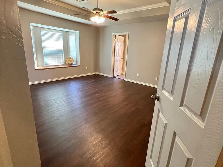 1113 Greenfield Ave — Photo 13