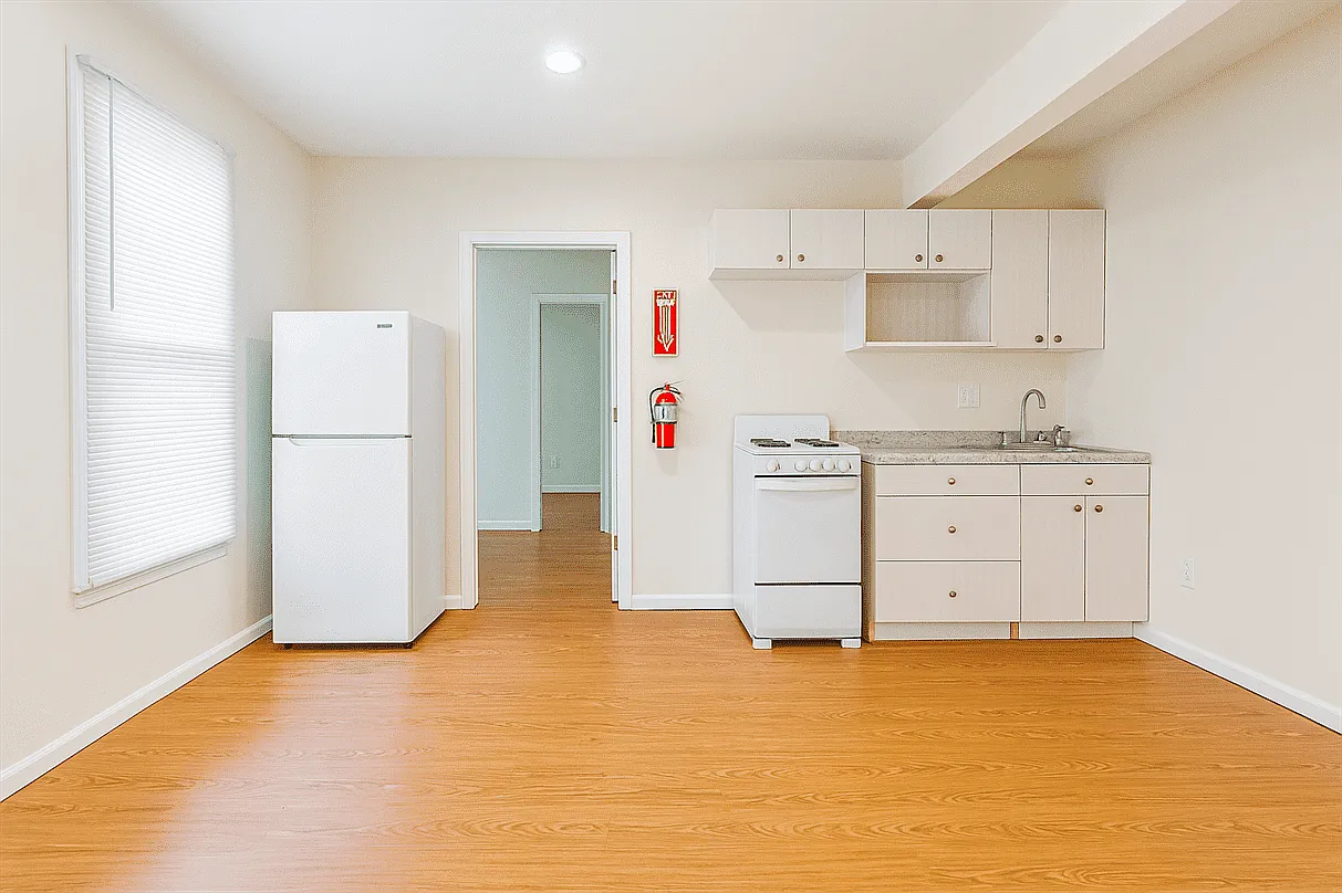 2 bed, 950 sqft, $1,100 — Photo 2