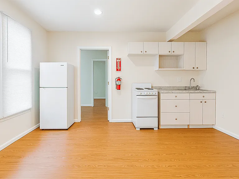 422 N Hamilton St #2 — Photo 2