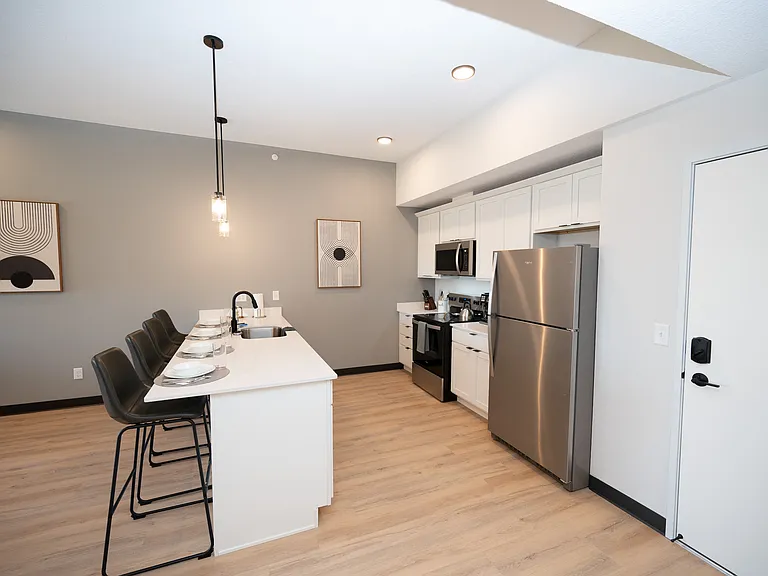 1075 4th St NE #131 — Photo 3