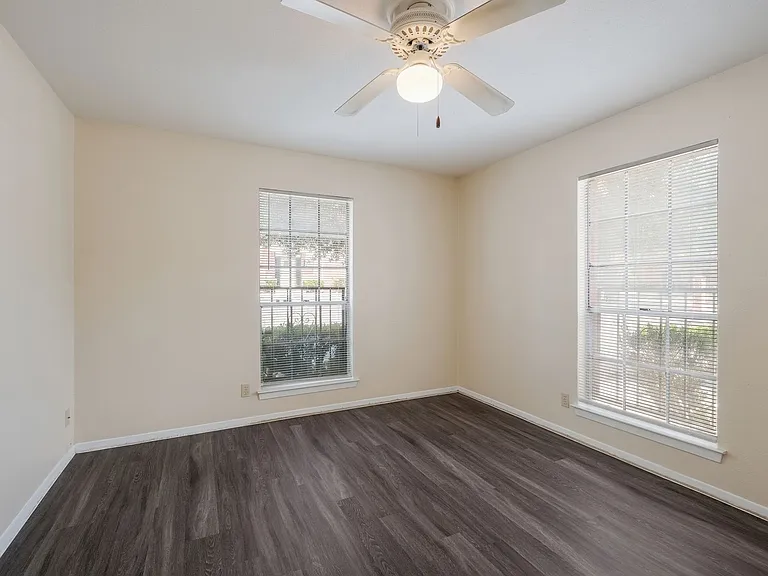 305 W Woodlawn Ave #101 — Photo 14