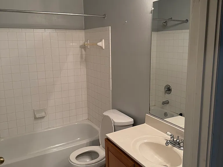 2712 Gresham Way #103 — Photo 31